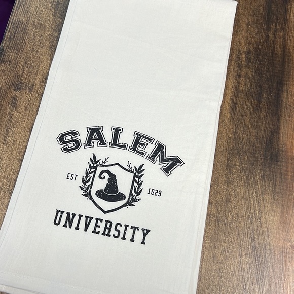 Halloween Tea Towel Pack Salem University - Picture 2 of 3
